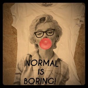 Marilyn Monroe T-shirt.